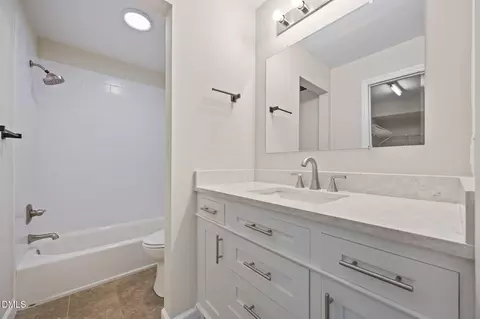 1031 Nicholwood Dr #205, Raleigh, NC 27605