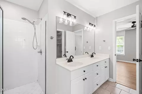 Bath - 334 Willow St, Cary, NC 27511 photo 3 of 5