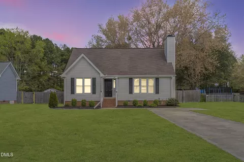 2816 Thurrock Dr, Apex, NC 27539