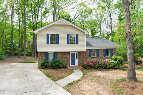 404 Lynchester Ct, Raleigh, NC 27615