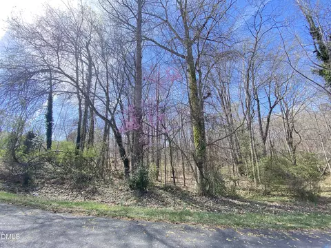 109 Colchester Ave, Siler City, NC 27344