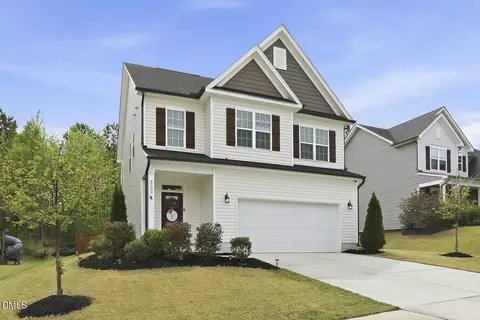 820 Logan Meadow Ct, Fuquay Varina, NC 27526