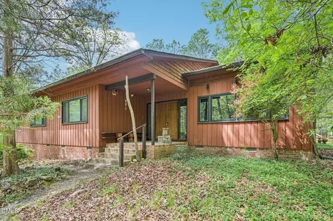 102 Keith Rd, Carrboro, NC 27510
