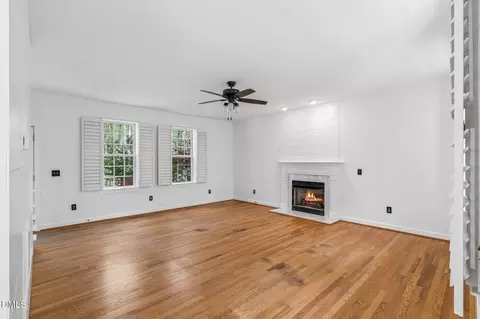 Living - 112 Walker Run, Selma, NC 27576 photo 2 of 5