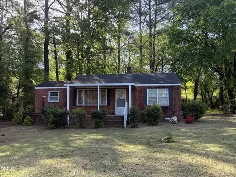 1103 Robert Rd W, Wilson, NC 27893