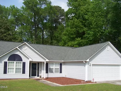 121 Aspen Cir, Clayton, NC 27520
