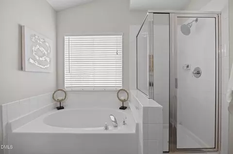 Bath - 1003 Red Hat Ln, Durham, NC 27713 photo 5 of 6