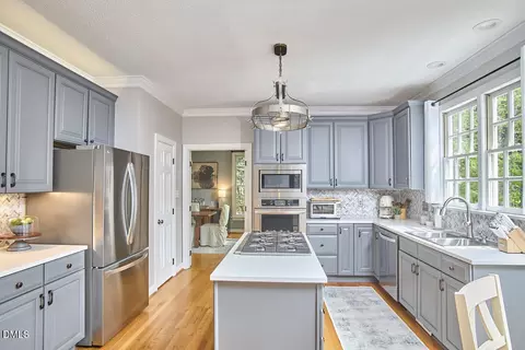Kitchen - 1216 E Pointe Dr, Durham, NC 27712 photo 6 of 10