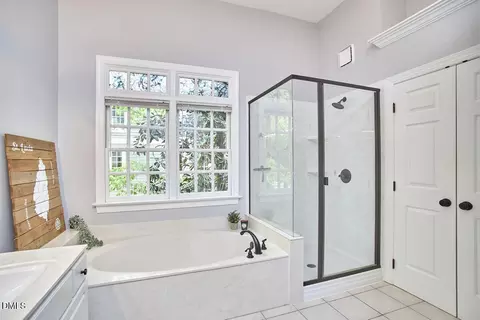 Bath - 1216 E Pointe Dr, Durham, NC 27712 photo 3 of 5