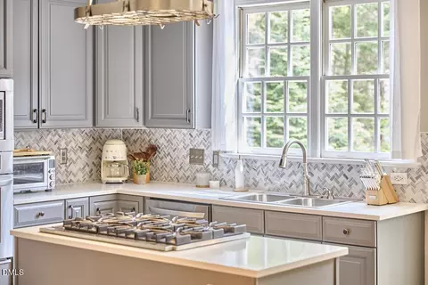 Kitchen - 1216 E Pointe Dr, Durham, NC 27712 photo 8 of 10