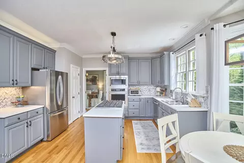 Kitchen - 1216 E Pointe Dr, Durham, NC 27712 photo 5 of 10
