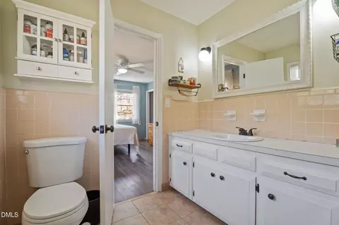 Bath - 4313 Mitchell Mill Rd, Wake Forest, NC 27587 photo 2 of 3