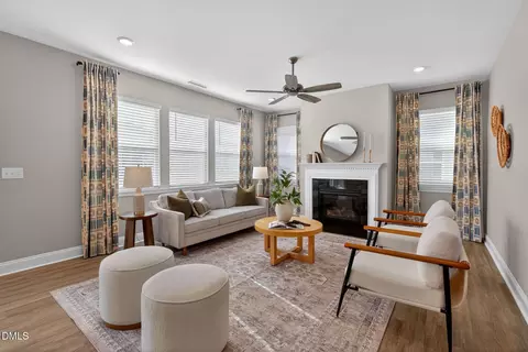 124 Willow Grove Ln, Fuquay Varina, NC 27526