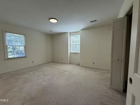 Bedroom - 907 Chestnut Dr, Smithfield, NC 27577 photo 1 of 5