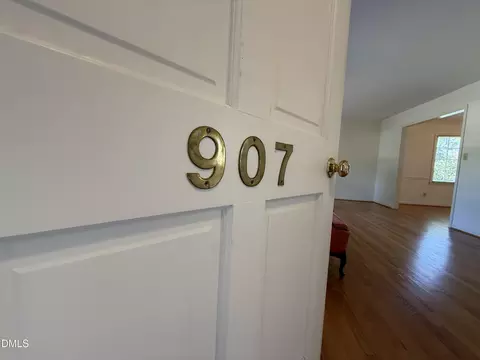 Entry Way - 907 Chestnut Dr, Smithfield, NC 27577 photo 1 of 3