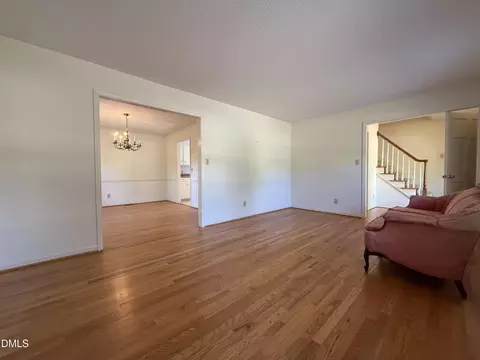 Living - 907 Chestnut Dr, Smithfield, NC 27577 photo 3 of 8