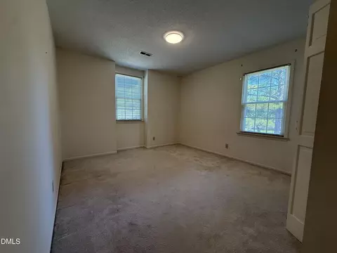 Bedroom - 907 Chestnut Dr, Smithfield, NC 27577 photo 3 of 5