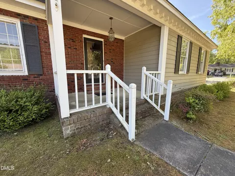 Exterior - 907 Chestnut Dr, Smithfield, NC 27577 photo 8 of 10