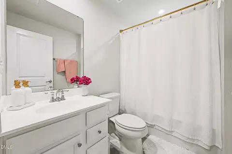 Bath - 4921 Randall Rd, Durham, NC 27707 photo 2 of 3