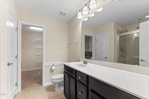 Bath - 34 Argonaut Dr, Durham, NC 27705 photo 2 of 6