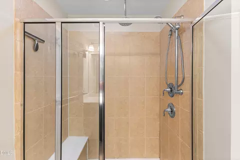 Bath - 34 Argonaut Dr, Durham, NC 27705 photo 4 of 6