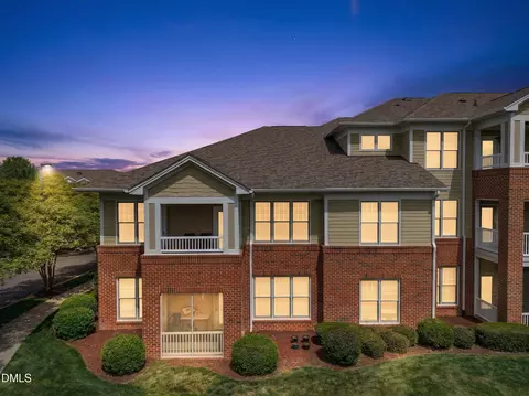 828 Waterford Lake Dr, Cary, NC 27519