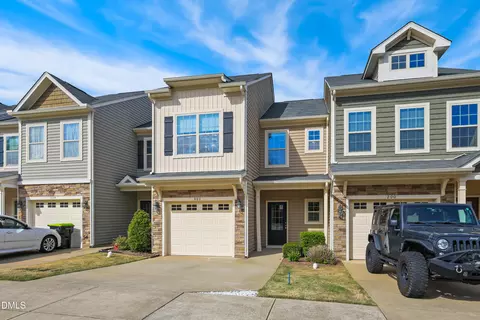 202 Beaconwood Ln, Holly Springs, NC 27540