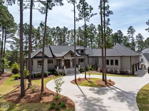 4 Weaver Ct, Southern Pines, NC 28387