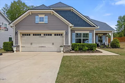827 Tupelo Glen Ct, Fuquay Varina, NC 27526