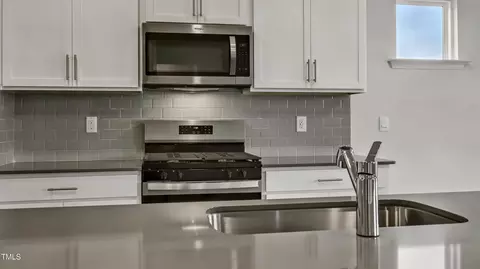 725 Sparkling Pear Dr, Willow Springs, NC 27592 photo 9