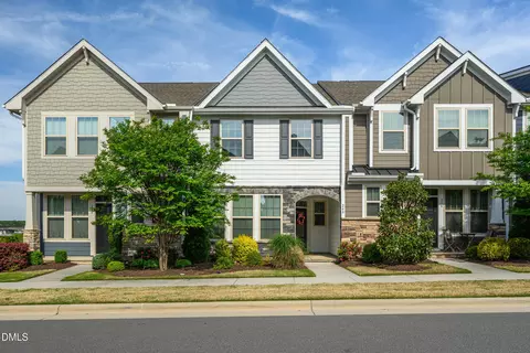 240 Douglas Falls Dr, Wendell, NC 27591