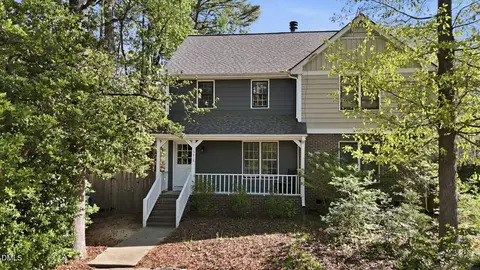 6018 Applewood Ln, Raleigh, NC 27609