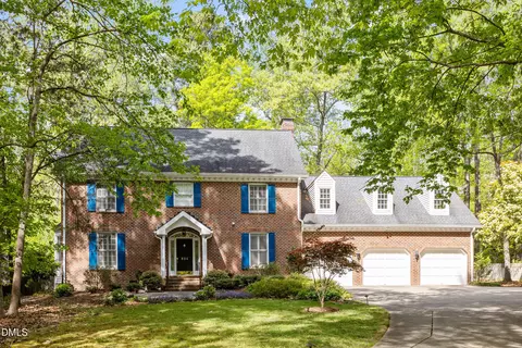 824 Pinehurst Dr, Chapel Hill, NC 27517