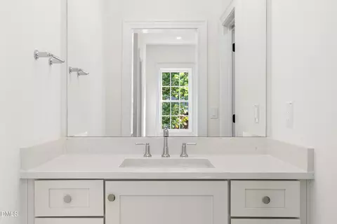 Bath - 6 Chantilly Pl, Durham, NC 27707 photo 8 of 10
