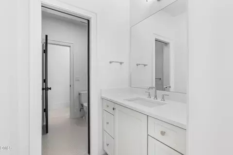 Bath - 6 Chantilly Pl, Durham, NC 27707 photo 6 of 10