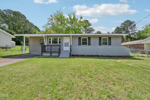2809 Coronada Pkwy, Fayetteville, NC 28312