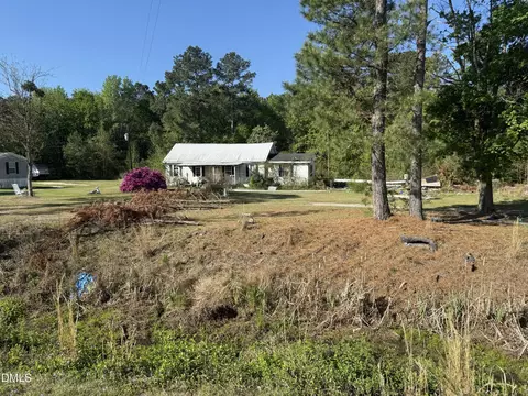 919 Taylors Chapel Rd, Dunn, NC 28334