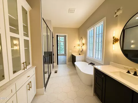 Bath - 3032 Lewis Farm Rd, Raleigh, NC 27607 photo 3 of 8