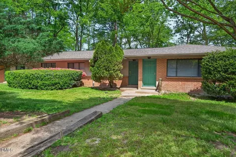 15 Shepherd Ln, Chapel Hill, NC 27514