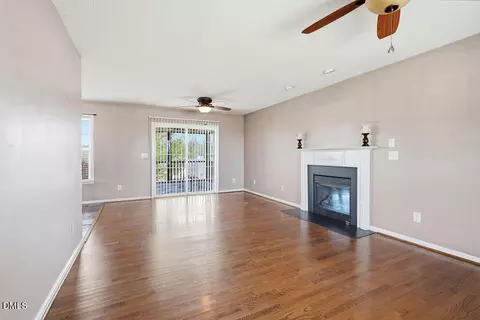 Living - 1560 Cane Mill Rd, Coats, NC 27521 photo 3 of 4