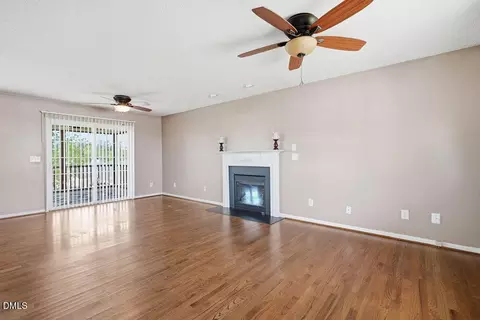 Living - 1560 Cane Mill Rd, Coats, NC 27521 photo 2 of 4