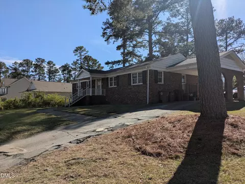 Exterior - 724 Brewer Cir, Wake Forest, NC 27587 photo 5 of 12