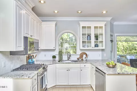 1009 Sunny Brae Ct, Apex, NC 27502
