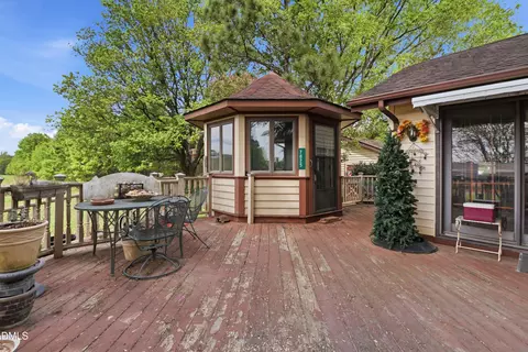 Exterior - 384 Lynch Rd, Selma, NC 27576 photo 5 of 7