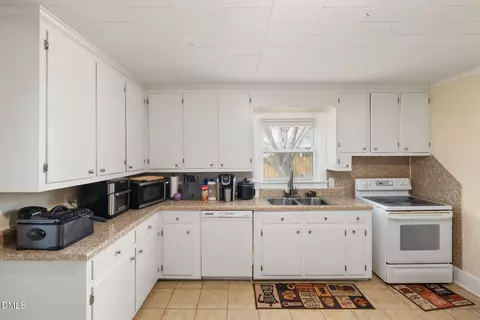 Kitchen - 203 Sunset St, Stem, NC 27581 photo 4 of 4