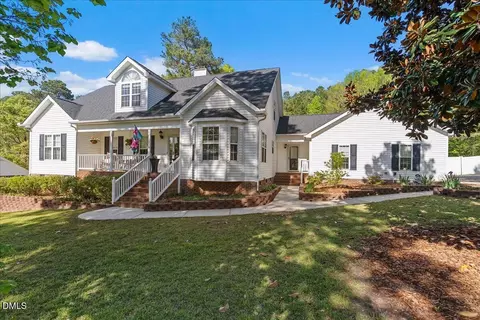 121 Plantation Ct, Clayton, NC 27527