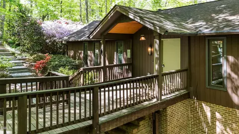 105 Barcliff Ter, Cary, NC 27518