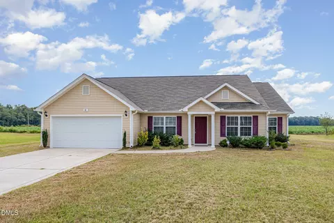 87 Cedar Lake Ln, Clinton, NC 28328