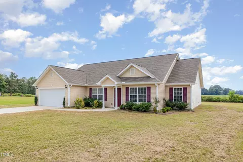 Exterior - 87 Cedar Lake Ln, Clinton, NC 28328 photo 2 of 5