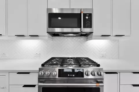 Kitchen - 140 End Ave, Durham, NC 27703 photo 5 of 5